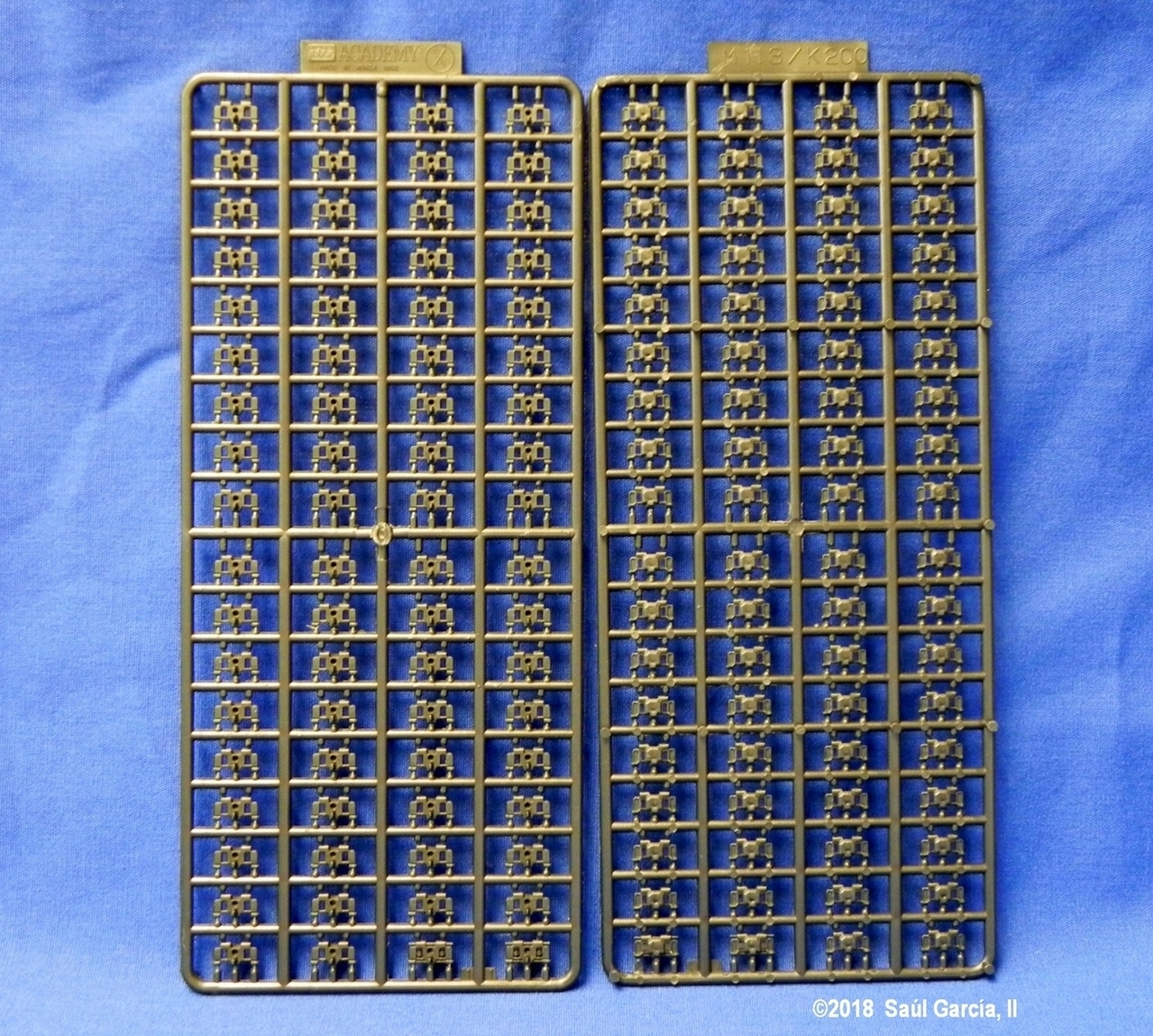 Academy13507M163TracksPlastic.JPG