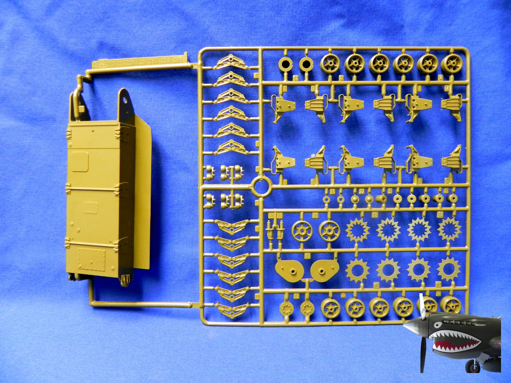 Italeri6568M4A176mmUsInfantrySprueTreeAfront.JPG