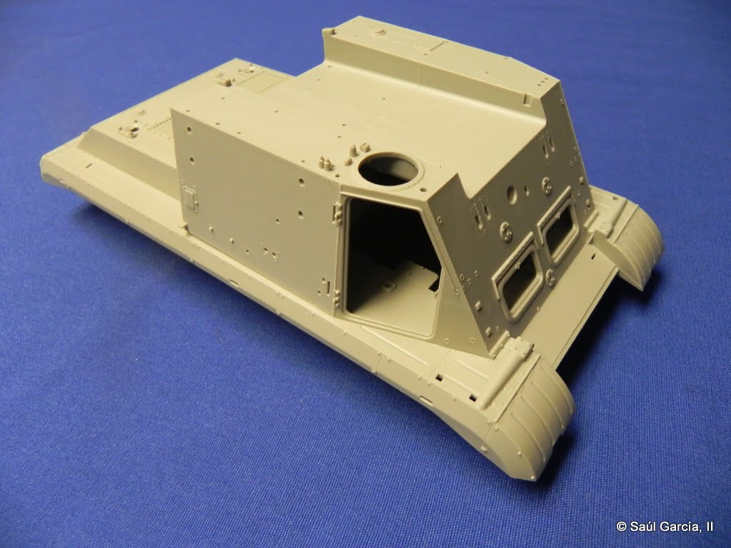 Trumpeter01024SpruexxHull1.JPG