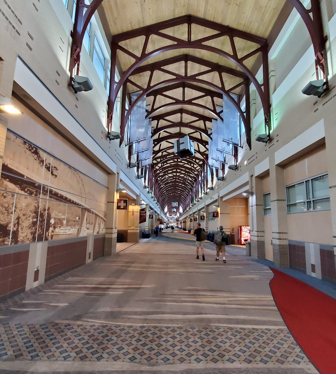 One_of_the_hallways.jpg