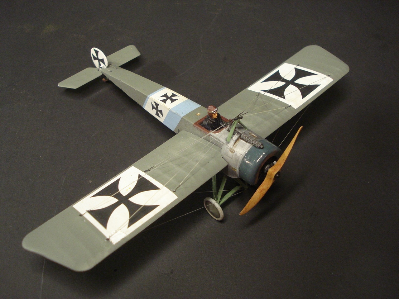 FOKKER4.jpg