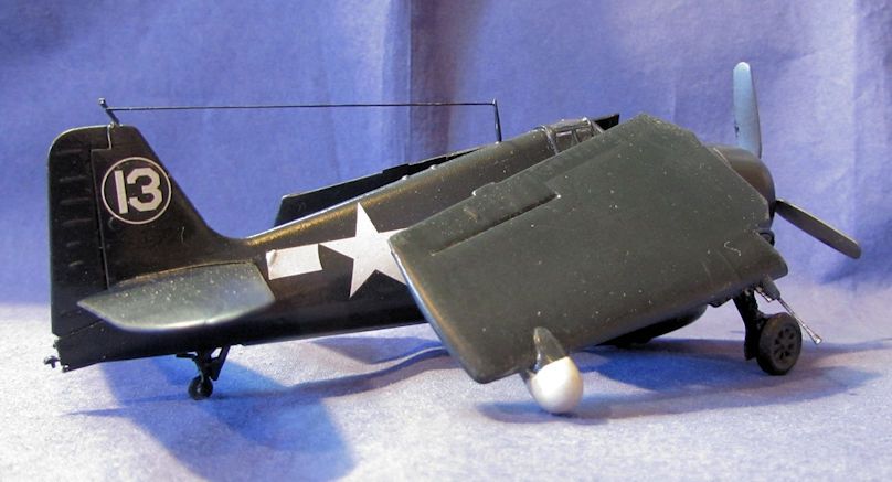 US_Navy_F-6F_5N_Hellcat_28CB29_FIXED_II.jpg