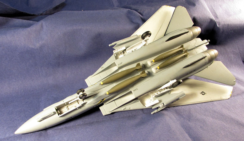 US_Navy_F14B_Tomcat_Jolly_Roger_III.jpeg